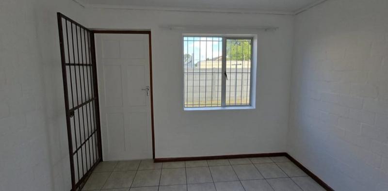 1 Bedroom Property for Sale in Thornton Western Cape